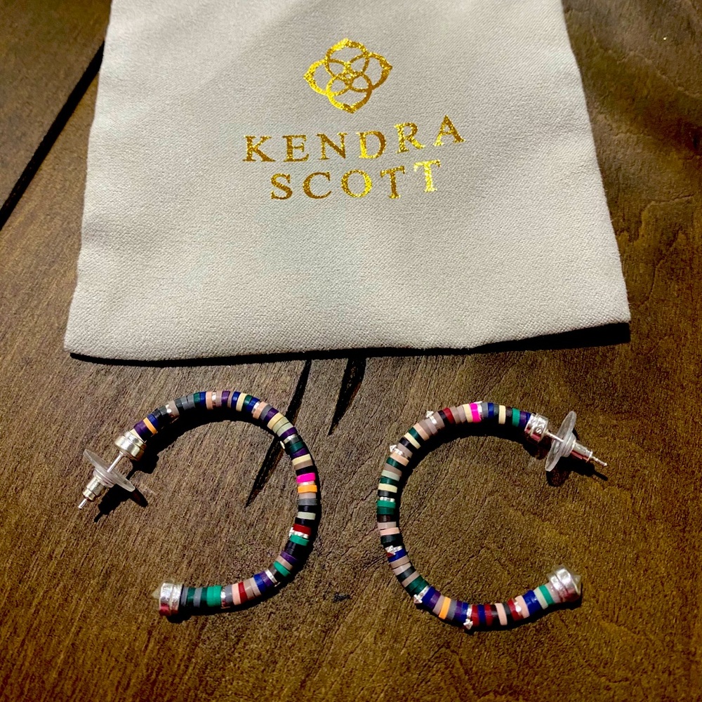 Kendra Scott earrings !